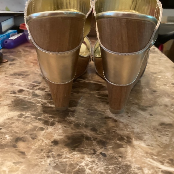 BCBG sandals - Picture 4 of 7